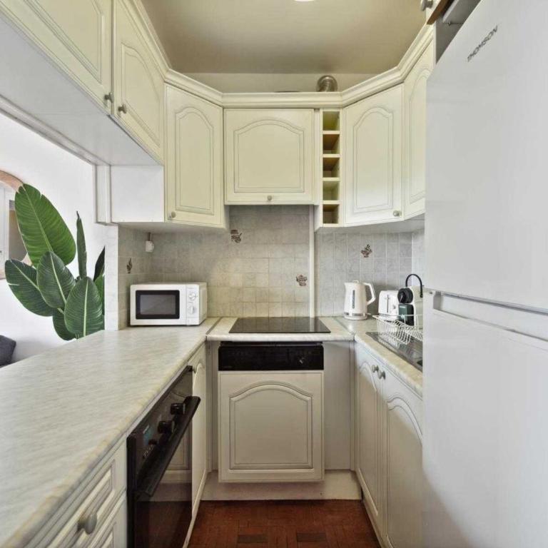 Apt 2BR 4P - Balcony & 5min to Beach Saint-Tropez - Apartamento - 23
