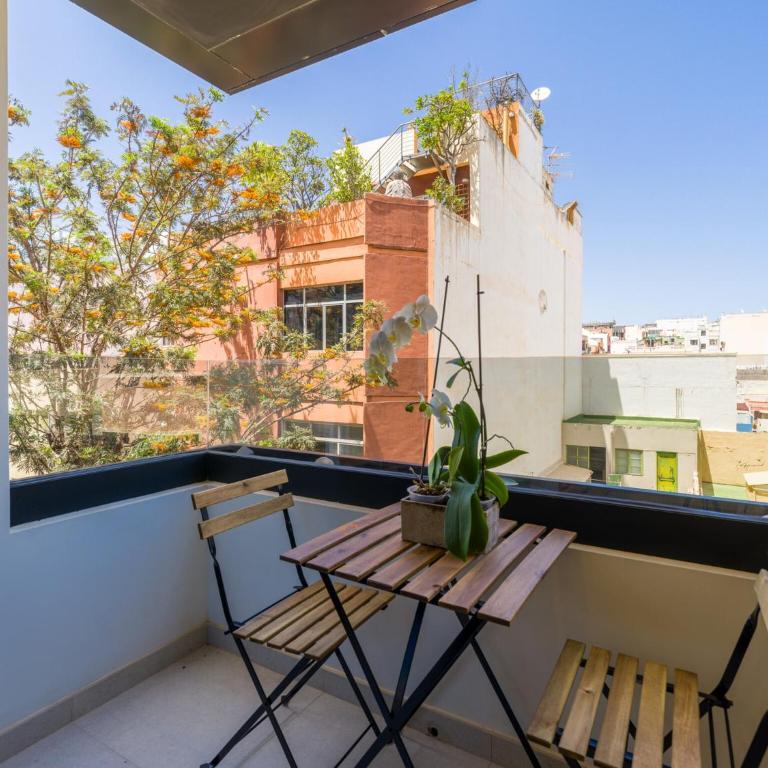 Apartment in Las Palmas near Las Canteras Beach - Ferienhaus - 4