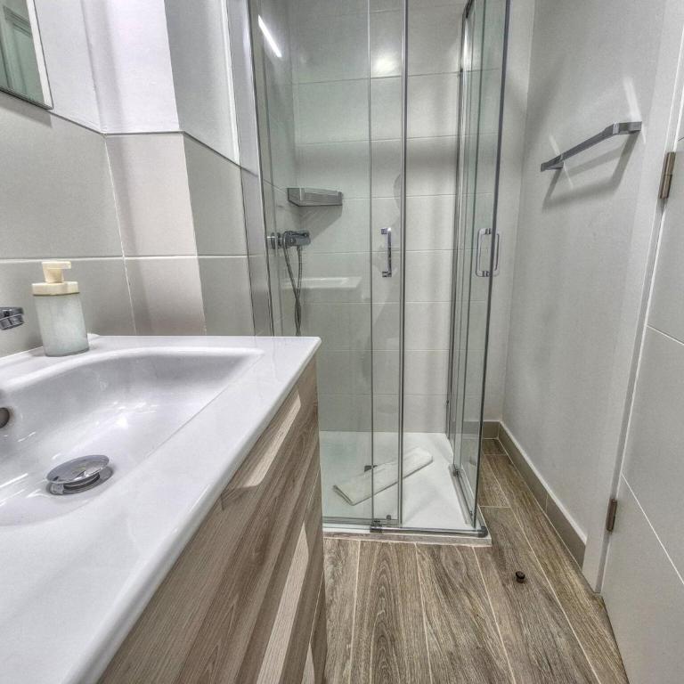Apartment by Playa de Las Canteras Beach - Apartamento de 2 dormitorios - 23