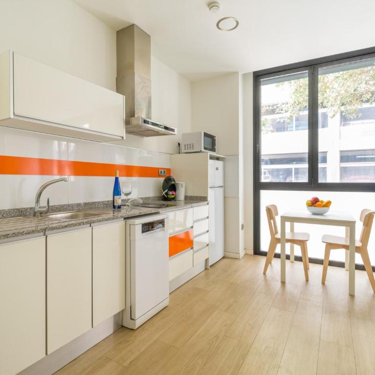Apartment by Playa de Las Canteras - One-Bedroom Apartment - 4