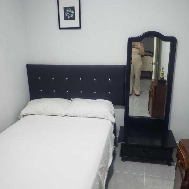 Casa hotel la 33 - Habitación Doble con baño privado externo - 2