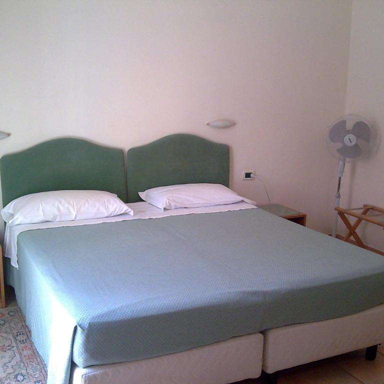 Hotel Pescetto - Camera Matrimoniale/Doppia con Letti Singoli - 1