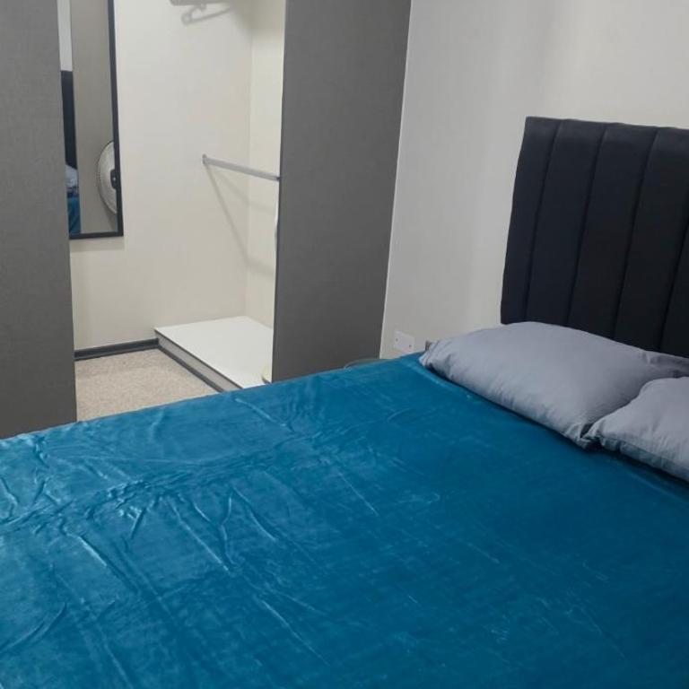 Dpto amoblado amplio - Three-Bedroom Apartment - 4