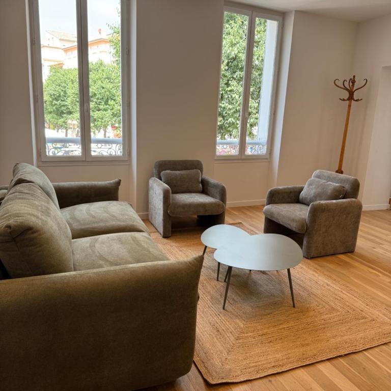 #101-Heart of Vieil Antibes - Place Nationale-High-End Newly Renovated & Furnished Appartment - Appartement 2 Chambres - 8