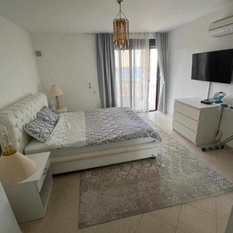 View 1 - Three-Bedroom Premium Apartment with Balcony - 17