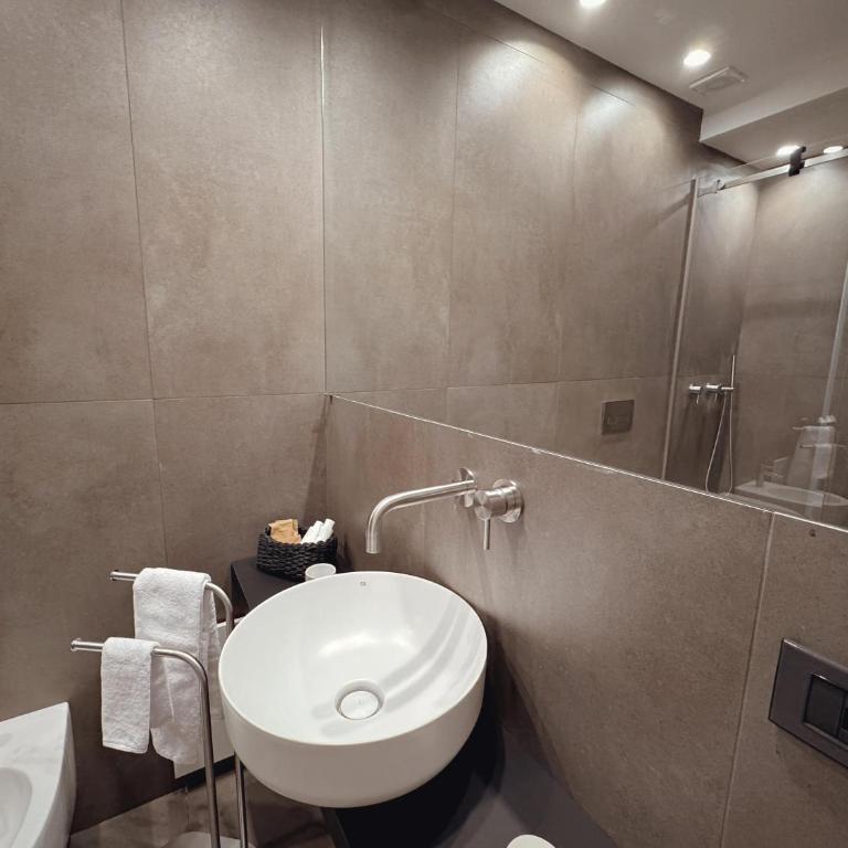 Corona Suite & Rooms - Standard Double Room - 2
