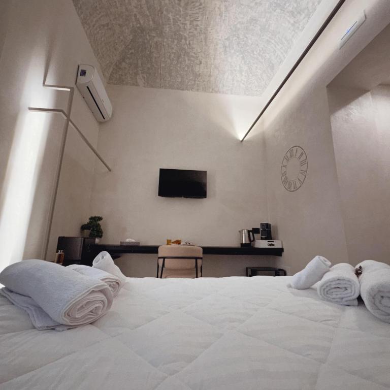 Corona Suite & Rooms - Standard Double Room - 24