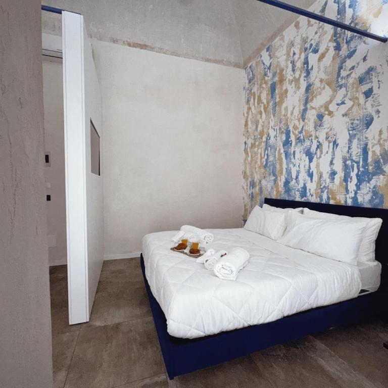 Corona Suite & Rooms - Superior Queen Room - 19