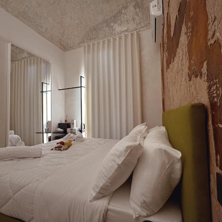 Corona Suite & Rooms - Double Room with Patio - 20
