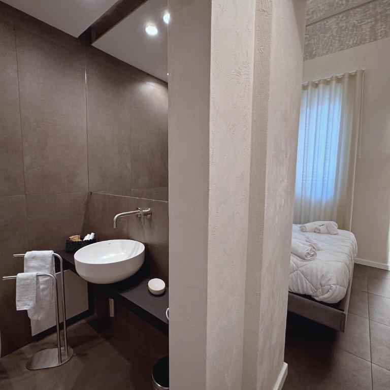 Corona Suite & Rooms - Standard Double Room - 37