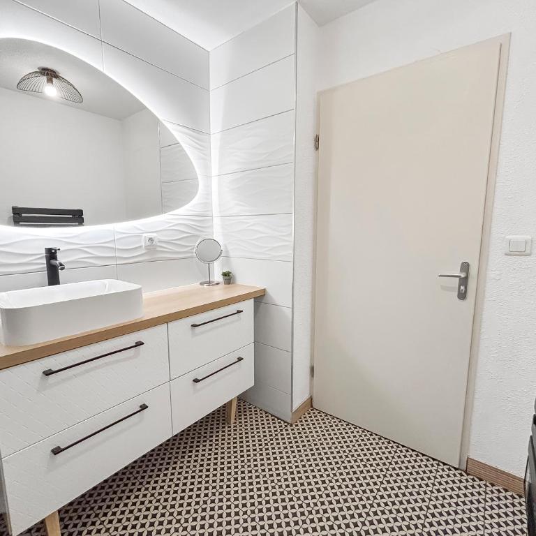 T3 Cosy à Albi avec Terrasse, Piscine & Parking - Apartment mit 2 Schlafzimmern - 27