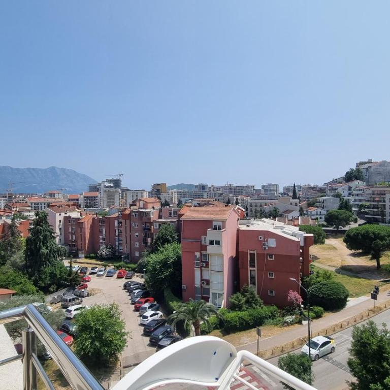 Orange Blues Apartments - Superior One-Bedroom Apartment with Balcony - 3