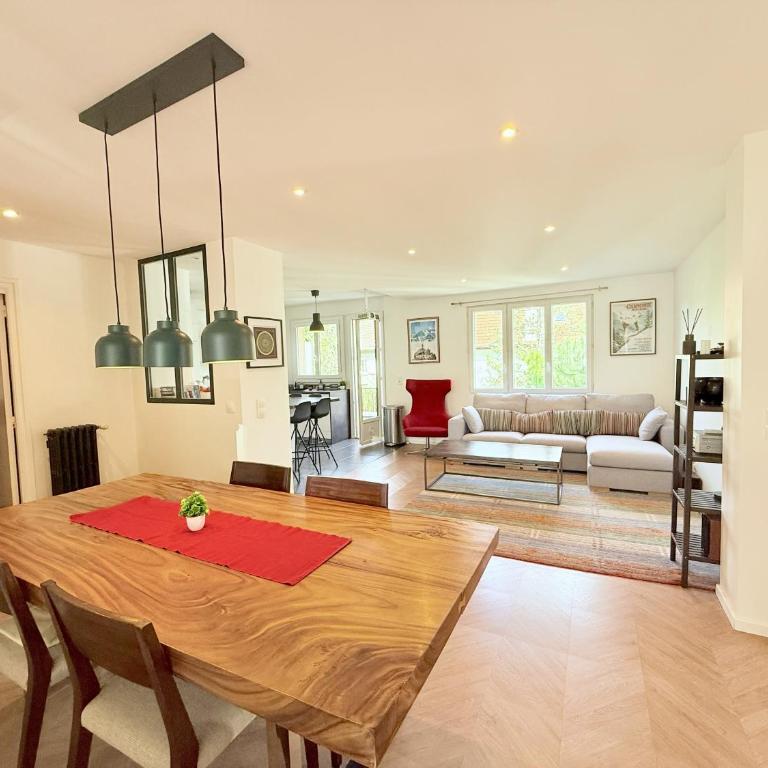 The Travellers - 3 bdrms 7 pax - Aircon summer - Annecy centre - Haras - Lake - Three-Bedroom Premium Apartment - 1