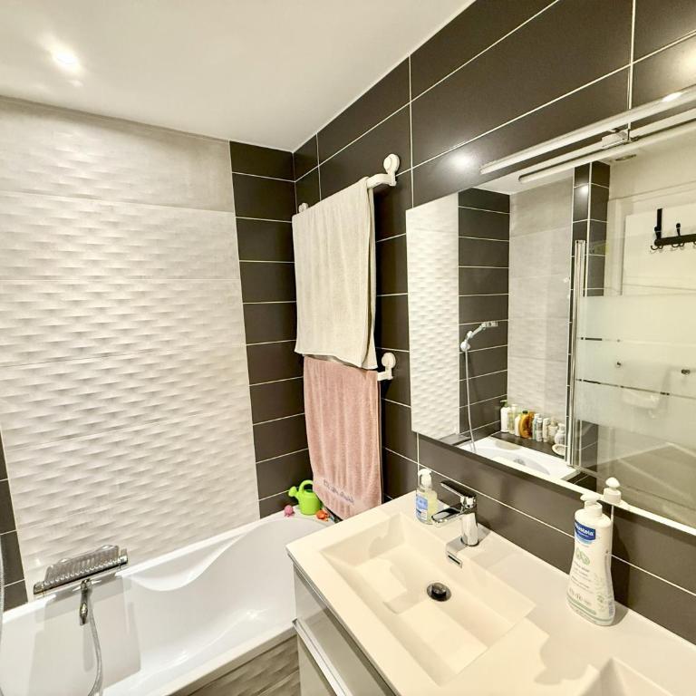 The Travellers - 3-bedroom - 7 persons - Annecy centre - Apartamento de 3 dormitorios Premium - 8