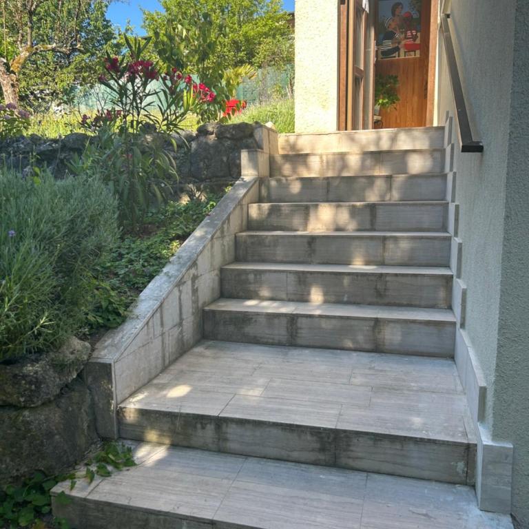 Appartement 3 chambres vue sur Annecy dans maison avec climatisation - Appartement 3 Chambres avec Vue sur la Montagne - 16