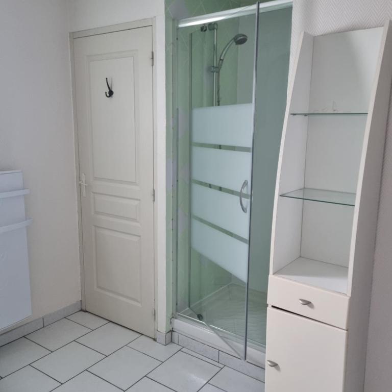 Gite 2min de Saumur - Maison 2 Chambres - 11