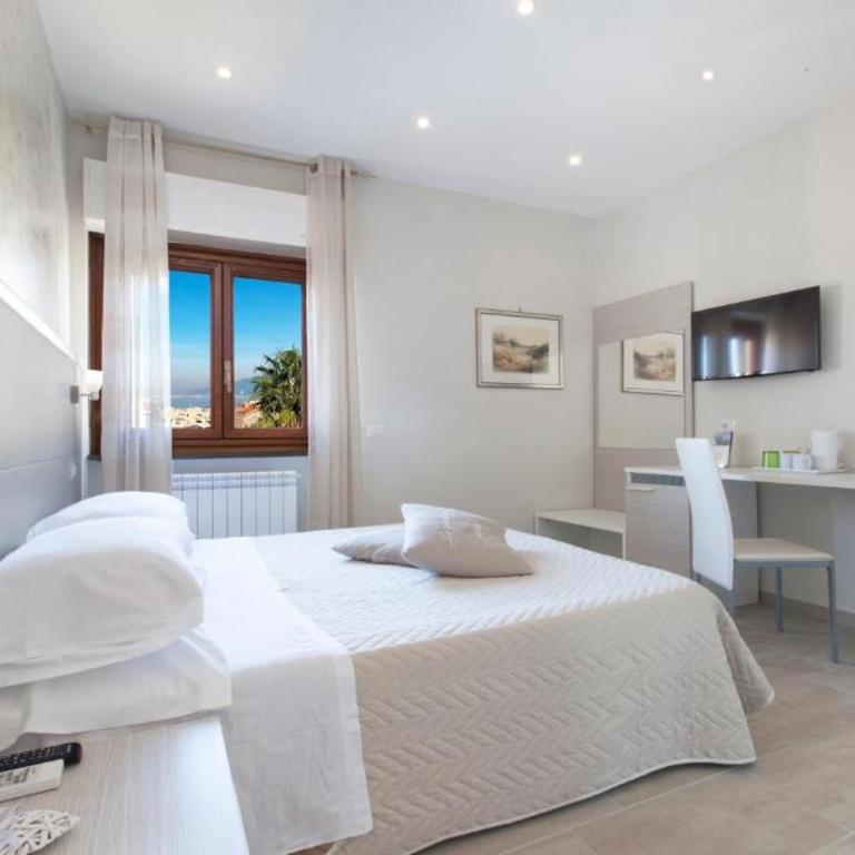 Relax room Sorrento - Camera Matrimoniale con Bagno Privato - 1