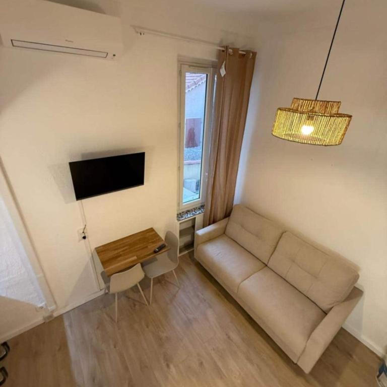 Juan Les Pins Centre, 3-person studio with mezzanine - One-Bedroom Apartment - 16
