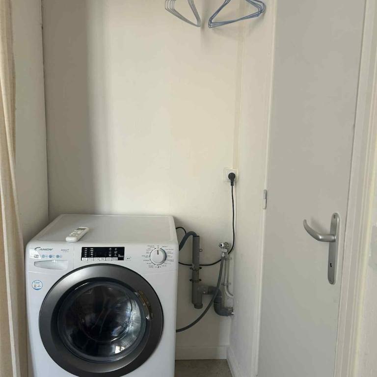 Juan Les Pins Centre, 3-person studio with mezzanine - One-Bedroom Apartment - 19