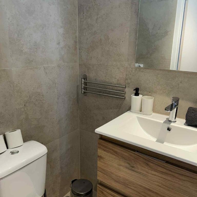 Juan Les Pins Centre, 3-person studio with mezzanine - One-Bedroom Apartment - 21