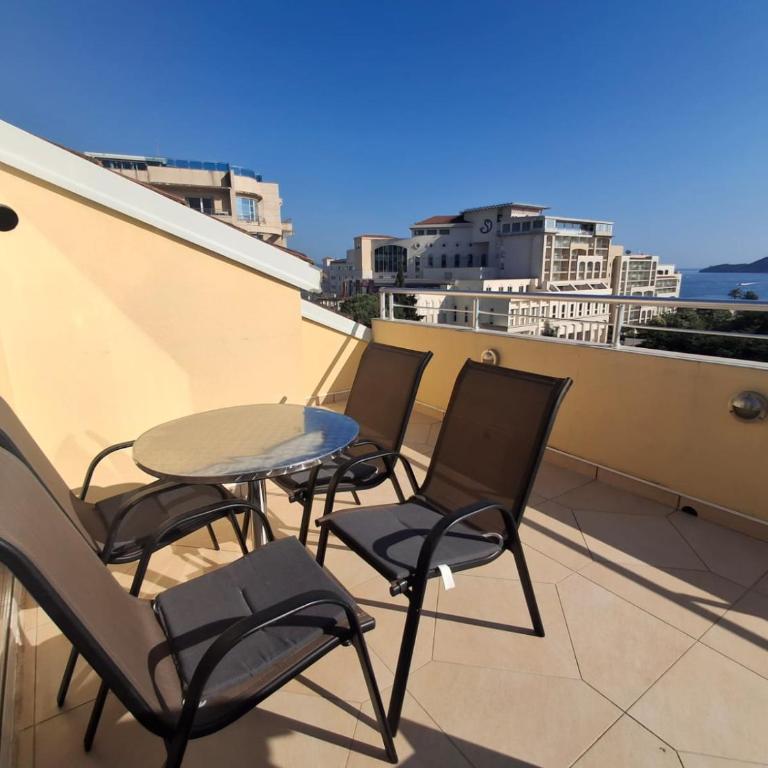 Sunlight Apartments Bečići - Penthouse Apartment - 22