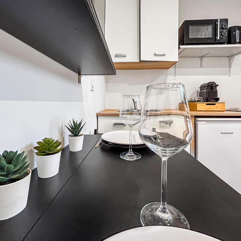 Studio Centre Ville proche TRAM & Port, Wifi Gratuit - Appartement 1 Chambre - 4