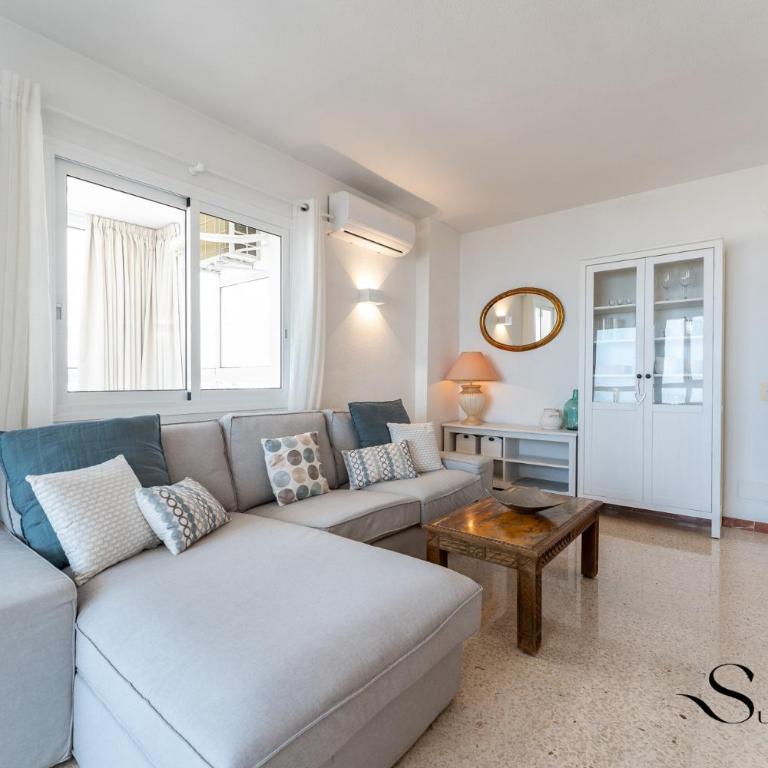 Andalusian Style 3 Bd Apartment with Sea Views in Central Benalmadena - Three-Bedroom Apartment - High Floor - 14