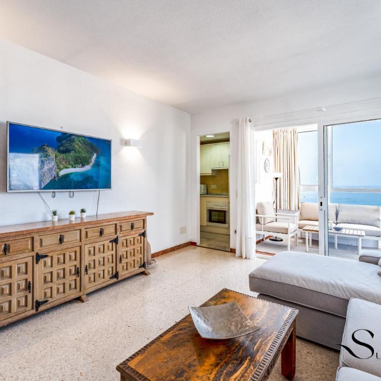 Andalusian Style 3 Bd Apartment with Sea Views in Central Benalmadena - Three-Bedroom Apartment - High Floor - 16
