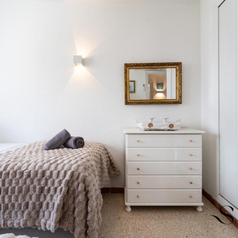 Andalusian Style 3 Bd Apartment with Sea Views in Central Benalmadena - Three-Bedroom Apartment - High Floor - 19
