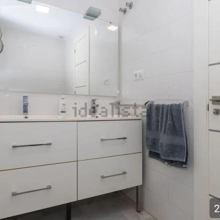 3-Min Walk to Beach , Pool , Estepona , 3BR - Casa de 3 dormitorios - 13