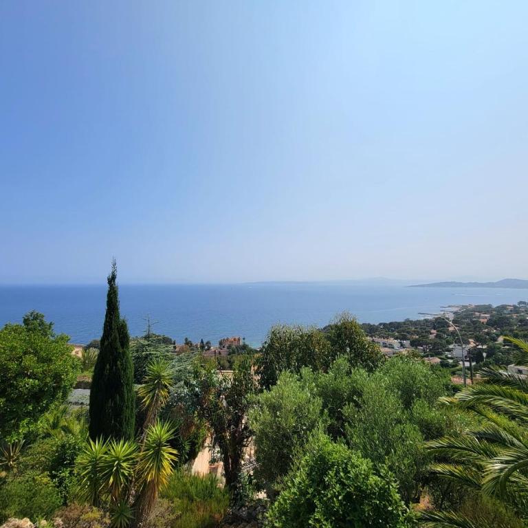 Familienfreundliche Villa Vistaero mit atemberaubenden Meerblick by Riviera Homelife Management - Maison de Vacances - 26