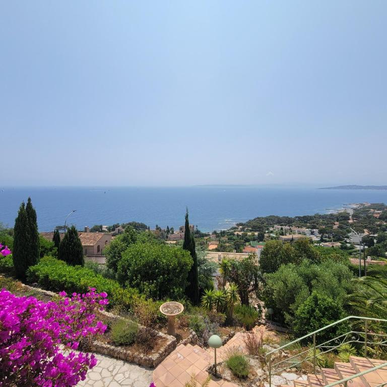 Familienfreundliche Villa Vistaero mit atemberaubenden Meerblick by Riviera Homelife Management - Maison de Vacances - 28