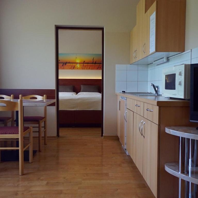 Appartement Alpensee - Apartment mit 1 Schlafzimmer, Balkon und Seeblick - 12