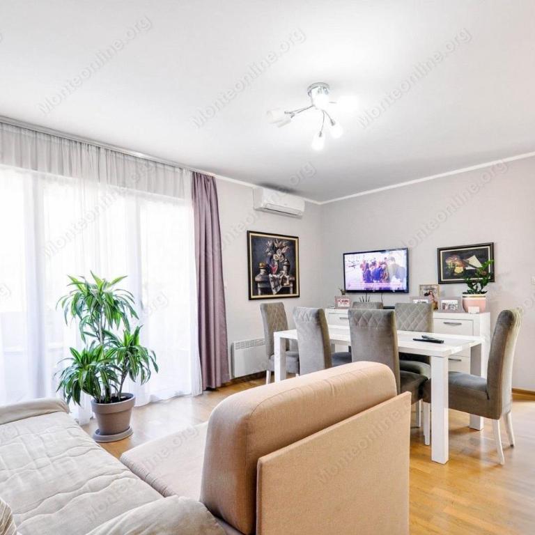 Sunset - One-Bedroom Apartment - 1