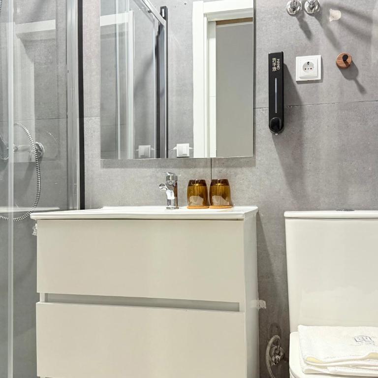 Journey Inn Madrid - Double Room - 5