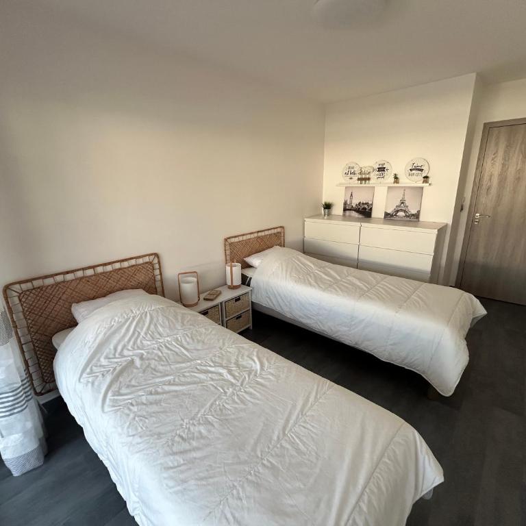 L'ESTIVALIERE - Golfe Juan - Confortable T3 vue mer - climatise et garage ferme - Appartement 2 Chambres avec Terrasse et Vue sur la Mer - 10