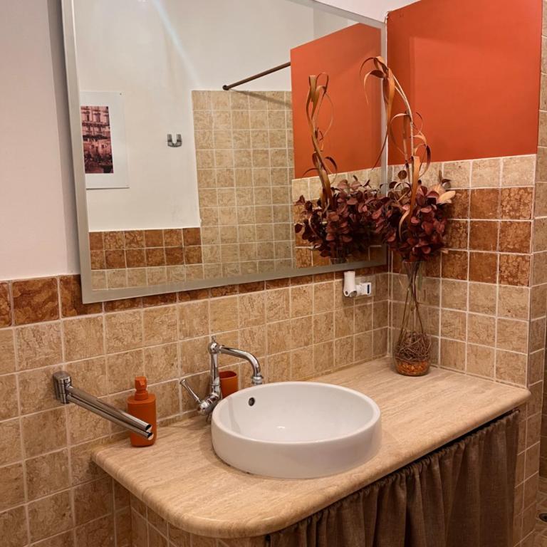 Palazzo delle Logge - Camera Singola con Bagno Privato Esterno - 10