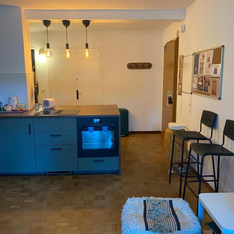 Petit Soleil Vélodrome-Marseille- avec box - Appartement 1 Chambre - 13