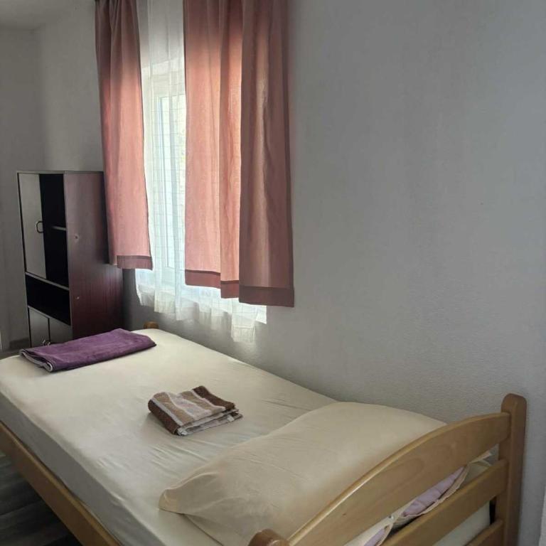 Guesthouse RED STAR - Apartment with Garden View - 7