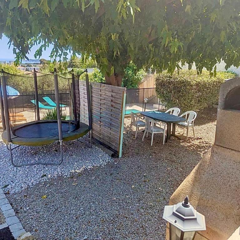 Gite des Ecureuils, vue mer, piscine privée, parking, climatisation - Maison 2 Chambres - 11