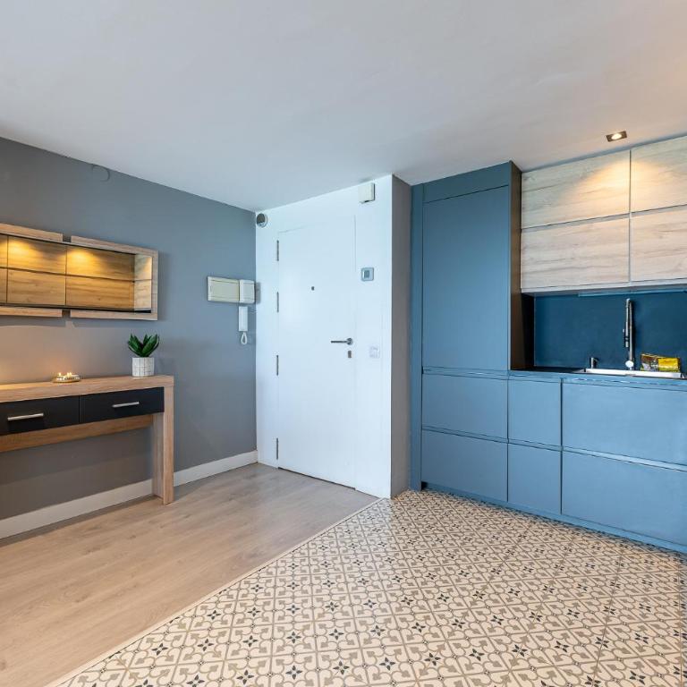 797HOLIDAY RENTALS- Piso contemporaneo frente al mar - Apartamento con vistas al mar - 11