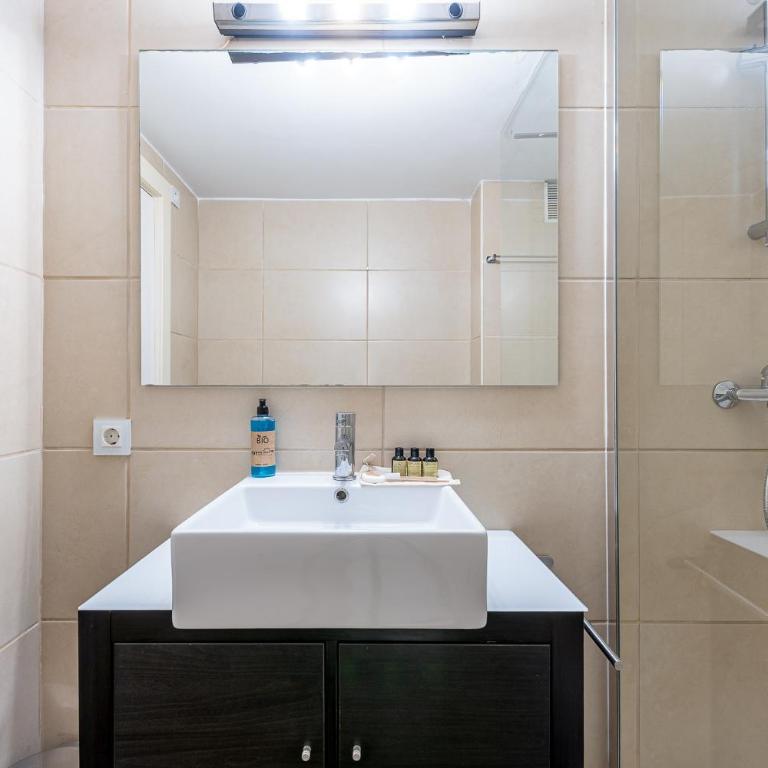 797HOLIDAY RENTALS- Piso contemporaneo frente al mar - Apartamento con vistas al mar - 19