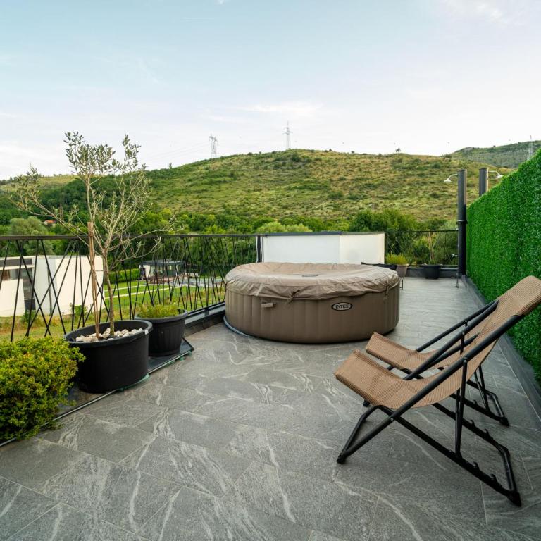 Luxe Waters Retreat - Three-Bedroom Villa - 10
