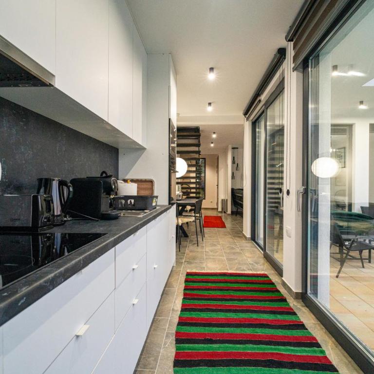 Luxe Waters Retreat - Three-Bedroom Villa - 11