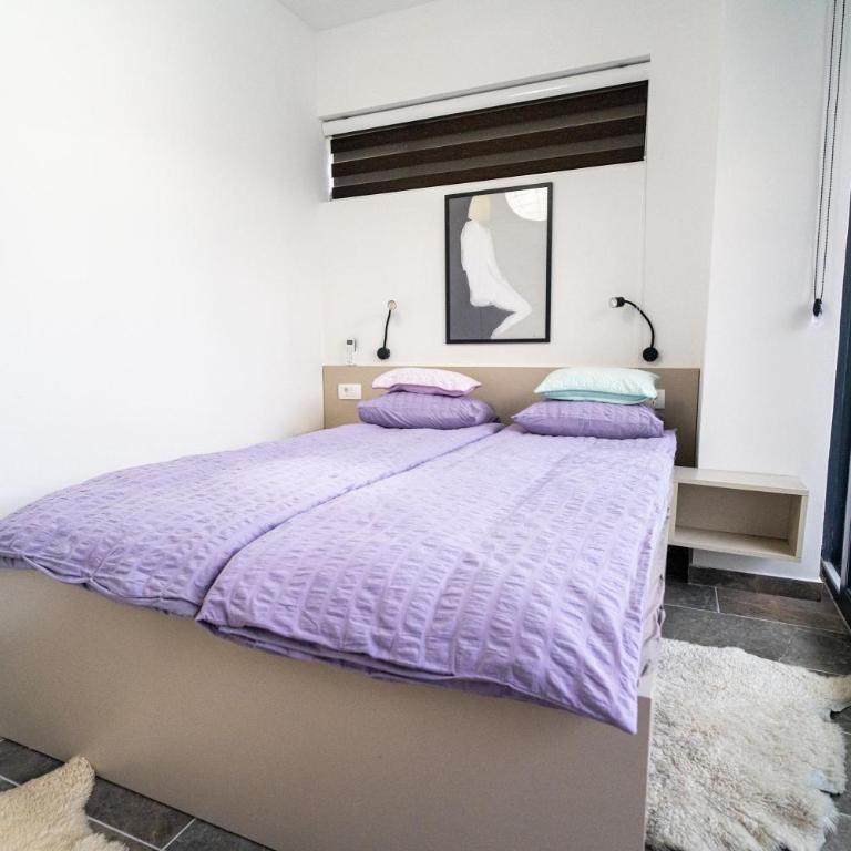 Luxe Waters Retreat - Three-Bedroom Villa - 12