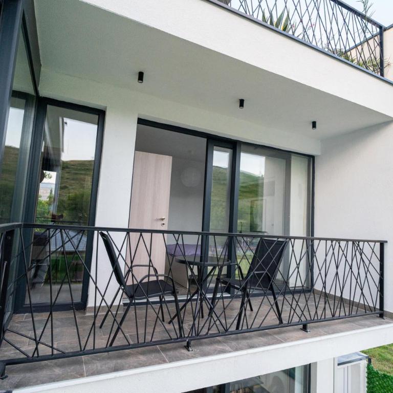 Luxe Waters Retreat - Three-Bedroom Villa - 34