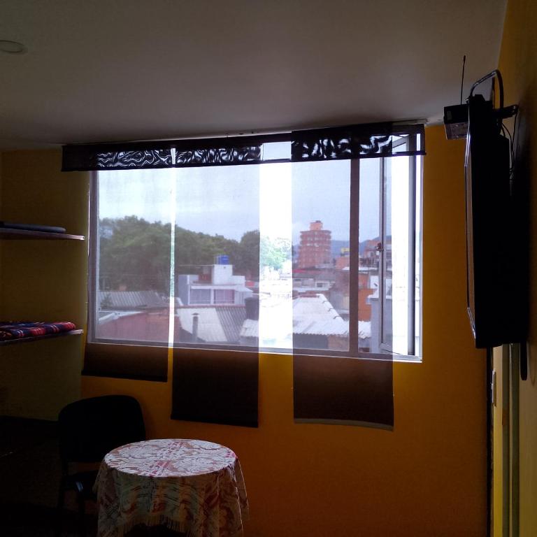 Corferias , Cerca Embajada Americana , Universidad Nacional , G 12 ,Movistar Arena Agora Habitaciones y Apartaestudios muy bien ubicado a 30 minutos del Aeropuerto - Habitación Doble Deluxe - 4