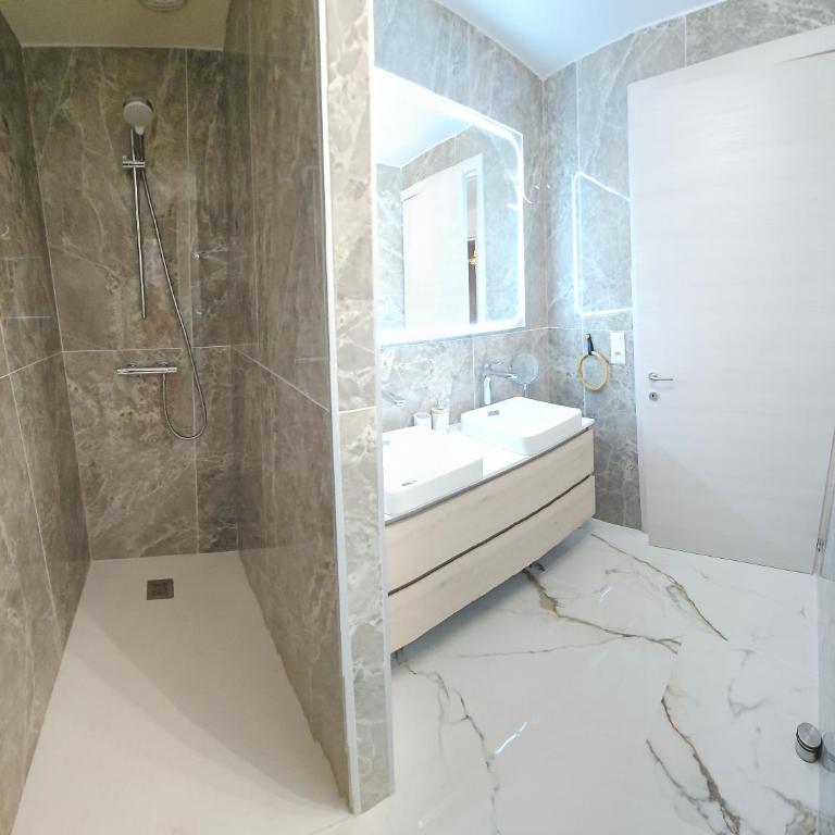 Chez Vicky, superbe appartement avec parking privé piscine et vue exceptionnelle - Appartamento con 2 Camere da Letto - 12