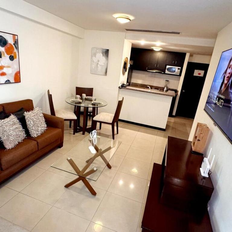 EcuaBook Family Apartment Airport 504 - Three-Bedroom Apartment - 65