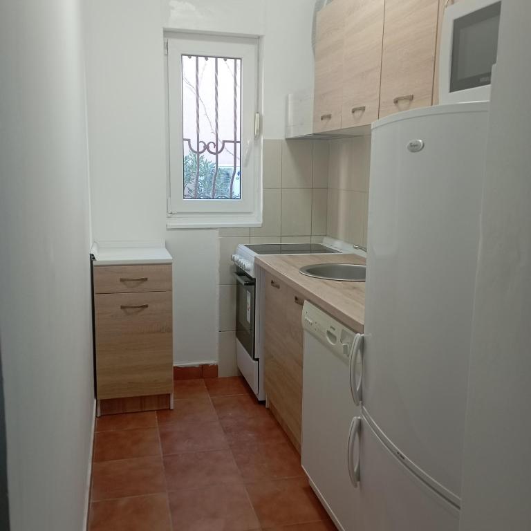 Nice summer apartment near sea - One-Bedroom Apartment - 6